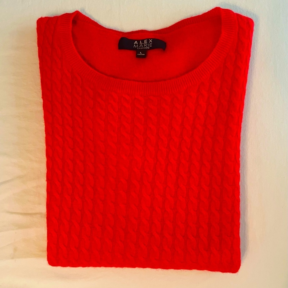 100% Cashmere Red Cable knit short sleeve sweater.